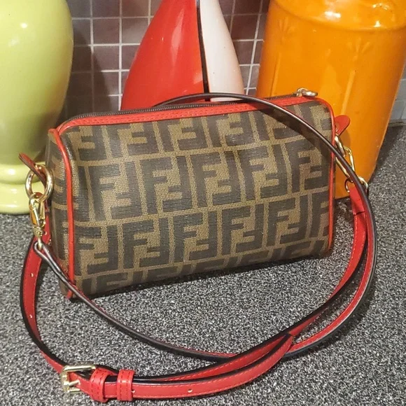 Fendi Bag - Picture 2 of 15